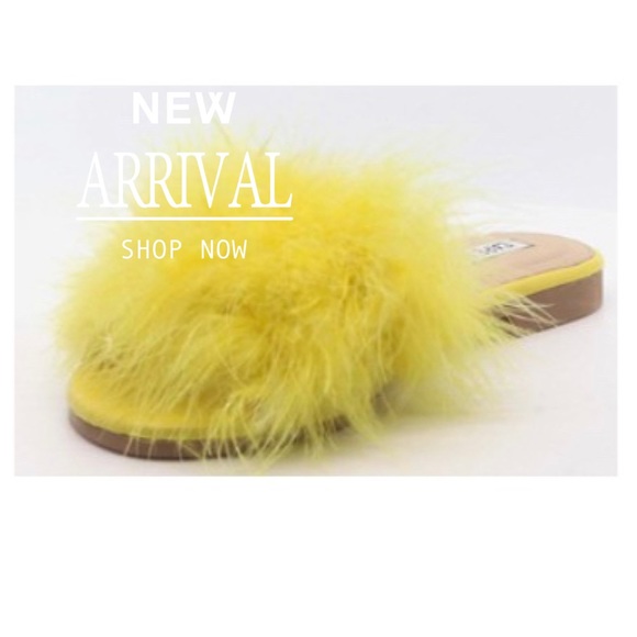 Cape Robbin feather slides (New Without Box) - Picture 2 of 3